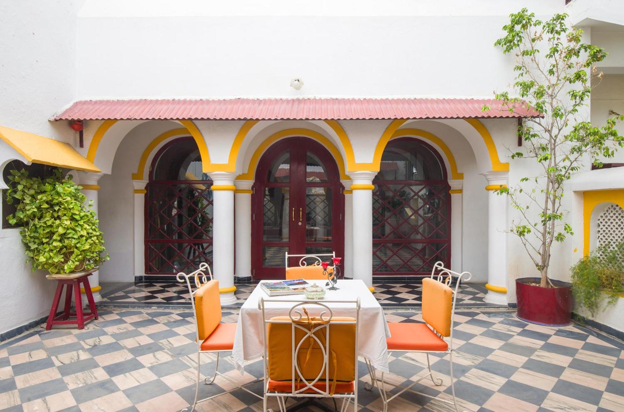 Bedla House- Boutique Heritage Homestay Удайпур Екстериор снимка